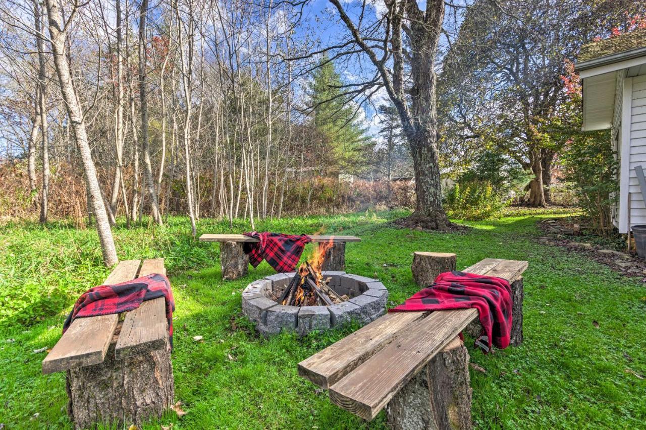 Newland Mountain Cottage With Fire Pit 8 Mi To Ski! Montezuma Экстерьер фото